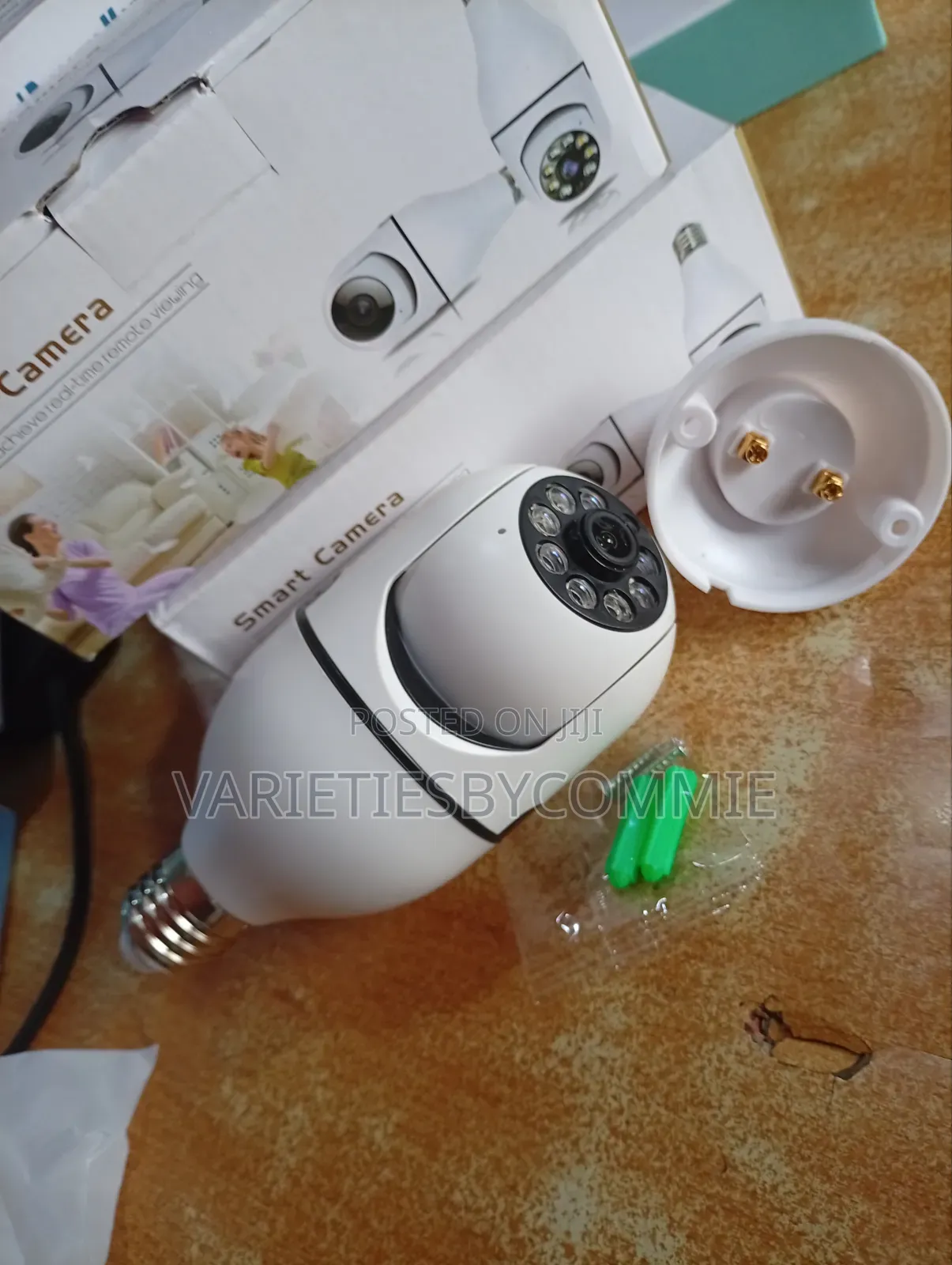 360 Degree Panoramic Wireless Auto Tracking Bulb PTZ Wifi Camera