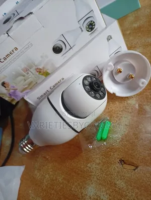 360 Degree Panoramic Wireless Auto Tracking Bulb PTZ Wifi Camera