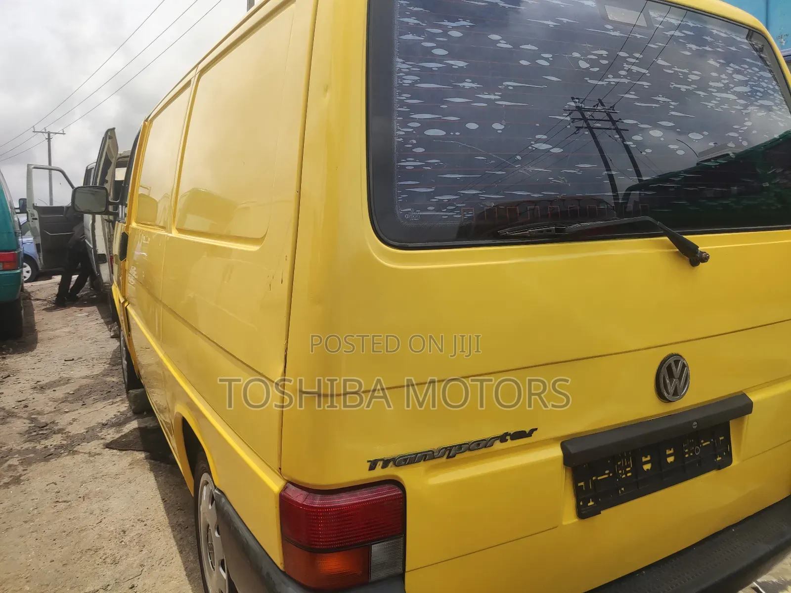 Volkswagen Transporter 2004 Yellow