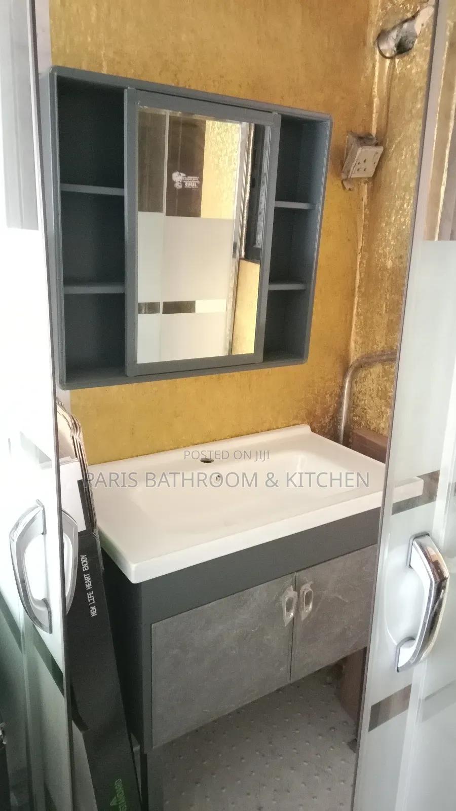 Cabinet Basin