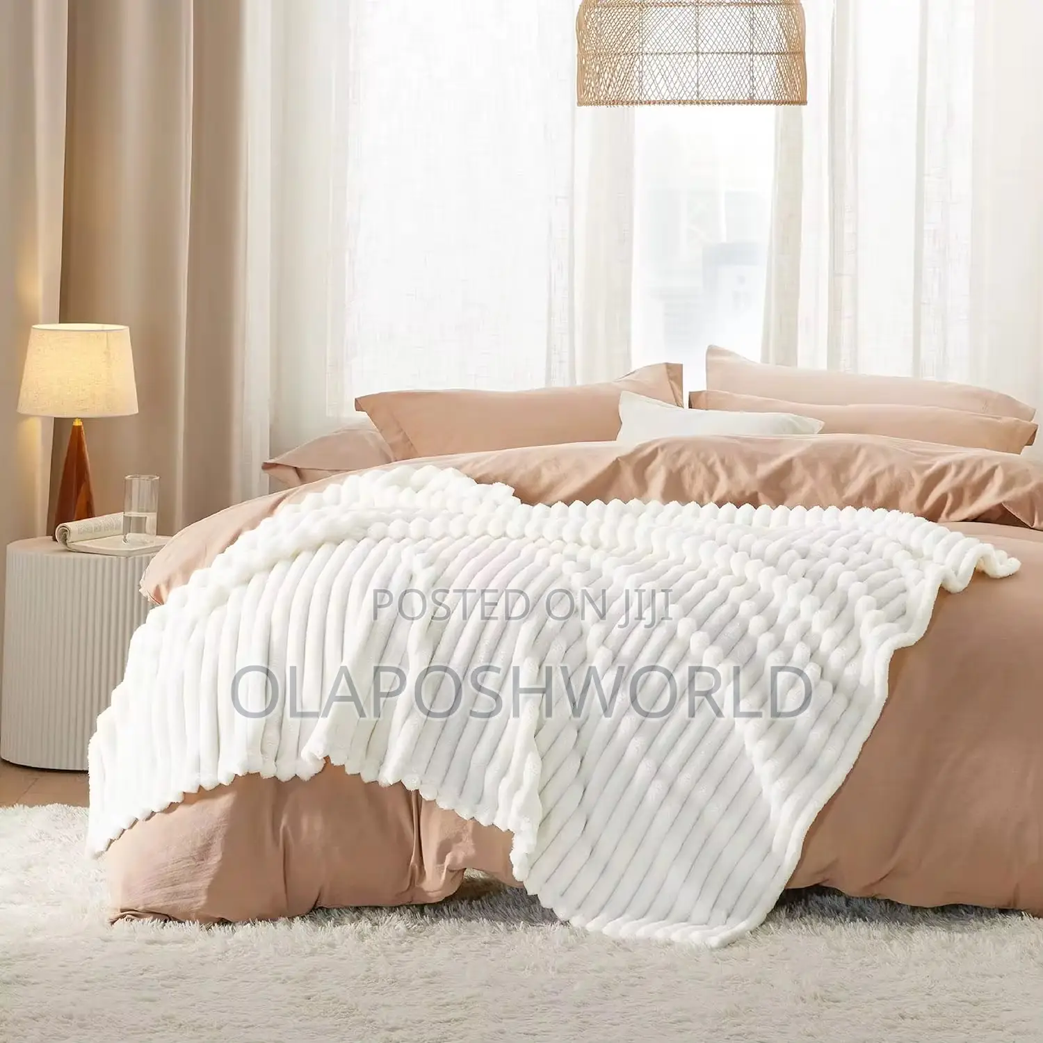 Creamy Velvet Nest Sofa Blanket