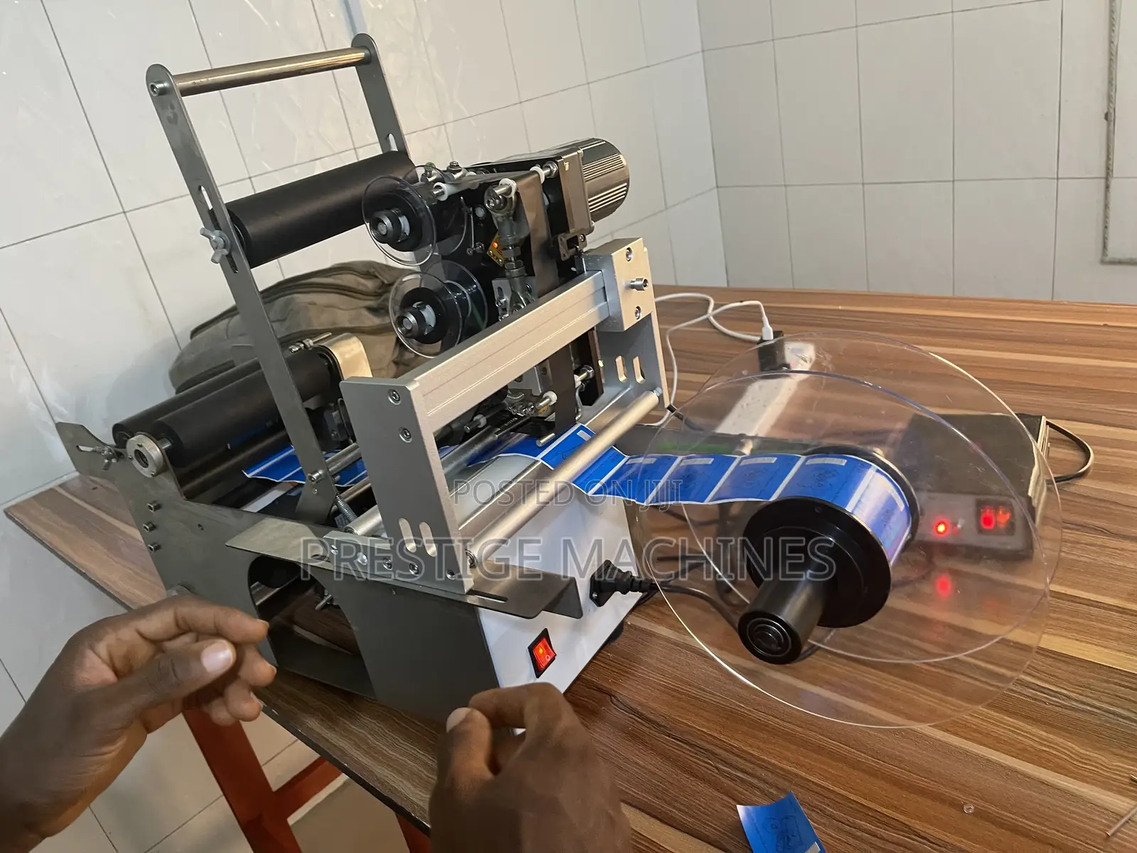 Automatic Round Bottle Labelling Machine With Coding