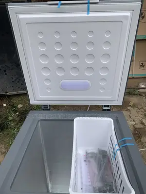 Skyrun Chest Freezer 90liters