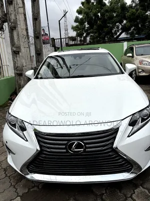 Lexus ES 350 FWD 2018 White
