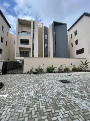 Furnished 5bdrm Duplex in Residential Area for sale