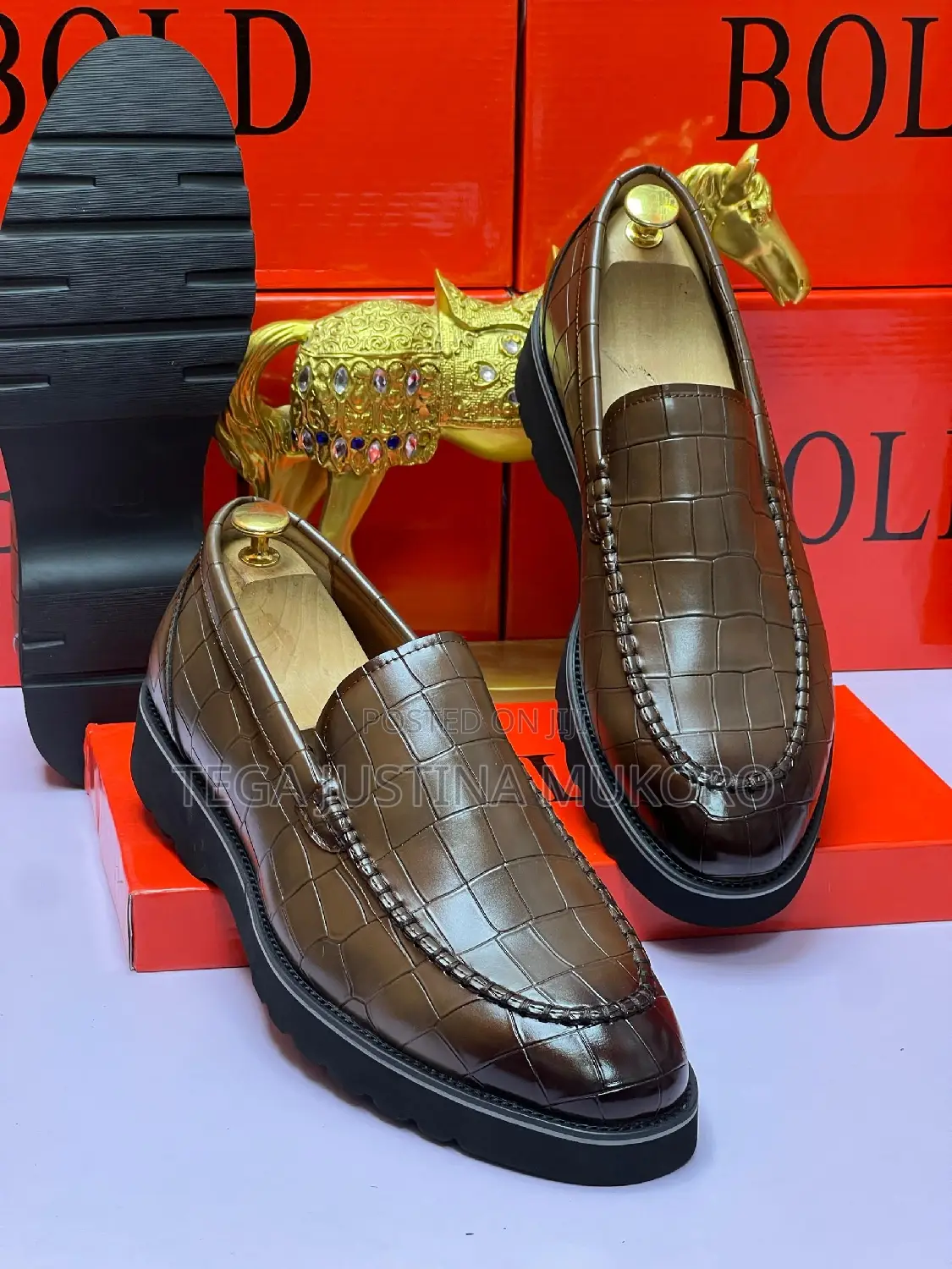 Bold Men's Flat Shoes