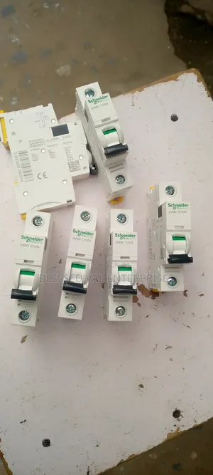 Schneider Breaker Single Pole 100 Amps Dc Original One