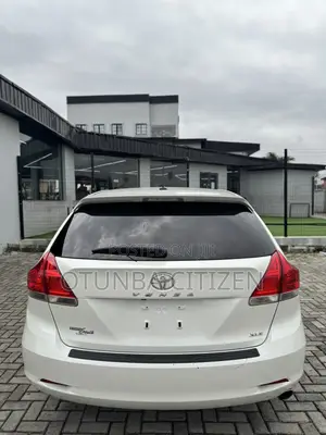 Toyota Venza AWD 2012 White