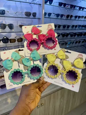 Adorable Kids' Sunglasses Hair Clip Set With Floral Accents
