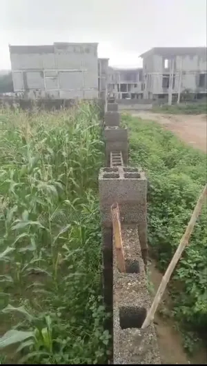 A Serial Plots With Uncompleted Duplexes in the Heart of Jabi