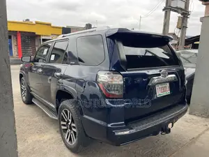 Toyota 4-Runner 2018 Blue