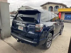 Toyota 4-Runner 2018 Blue