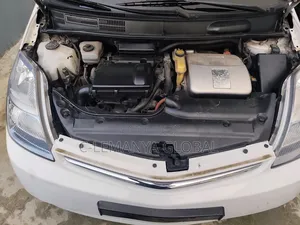 Toyota Prius HSD Hybrid 2004 White