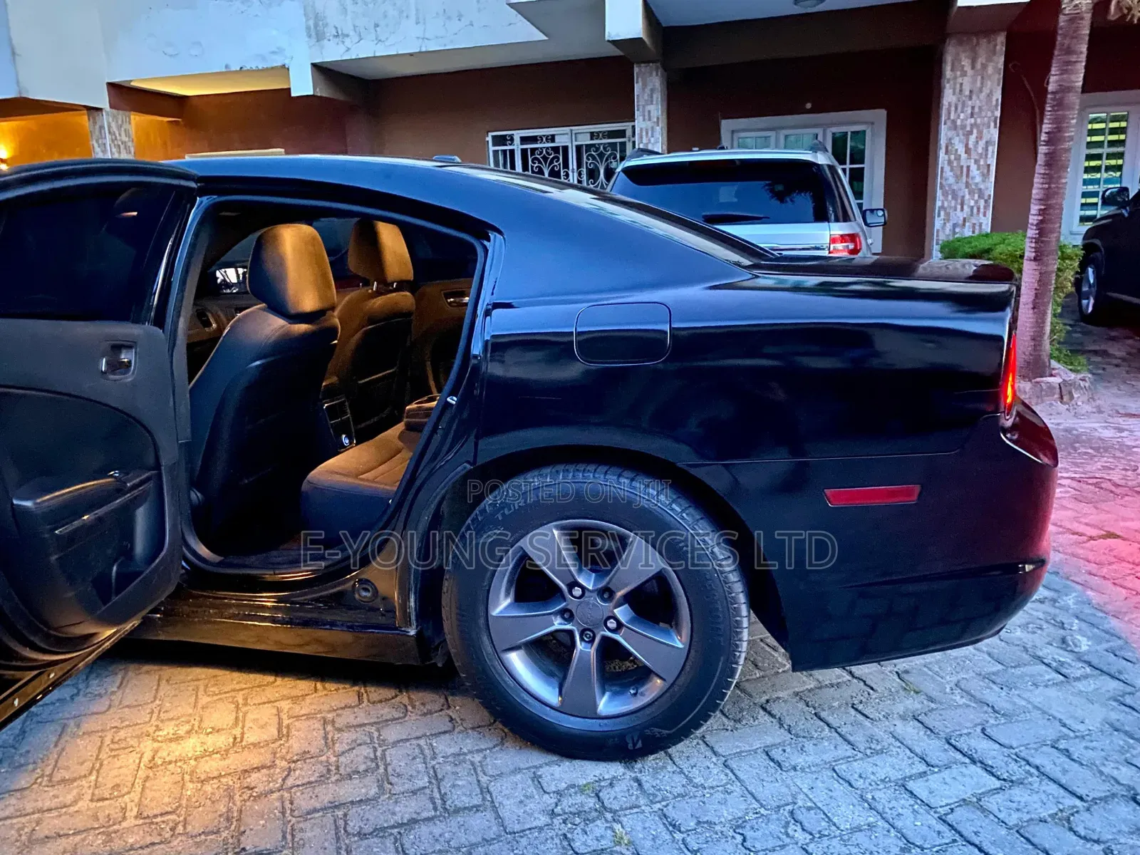 Dodge Charger 2012 Black