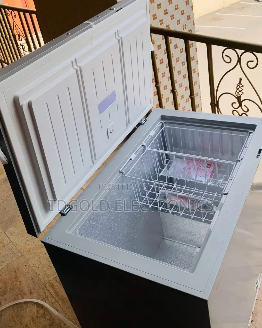 Hisense Freezer 420l