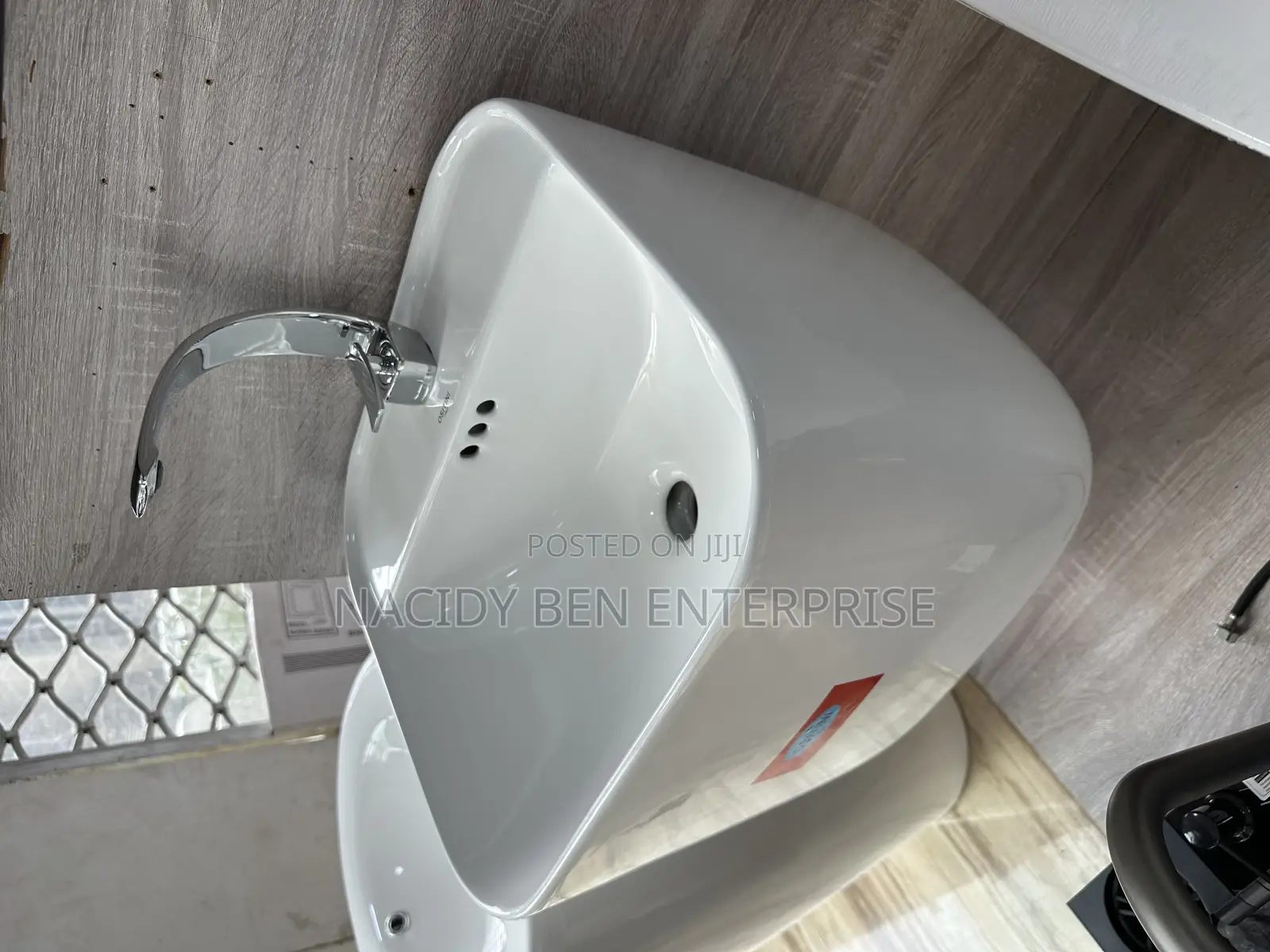 Wall Hung Basin