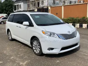 Toyota Sienna Limited 7 Passenger 2011 White