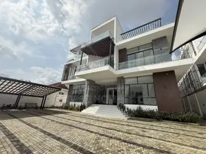 8bdrm Duplex in Asokoro for sale