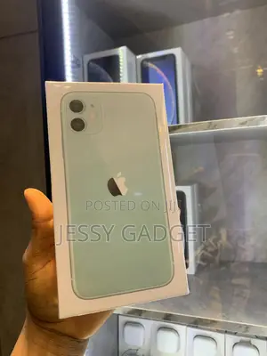 New Apple iPhone 11 128 GB Green