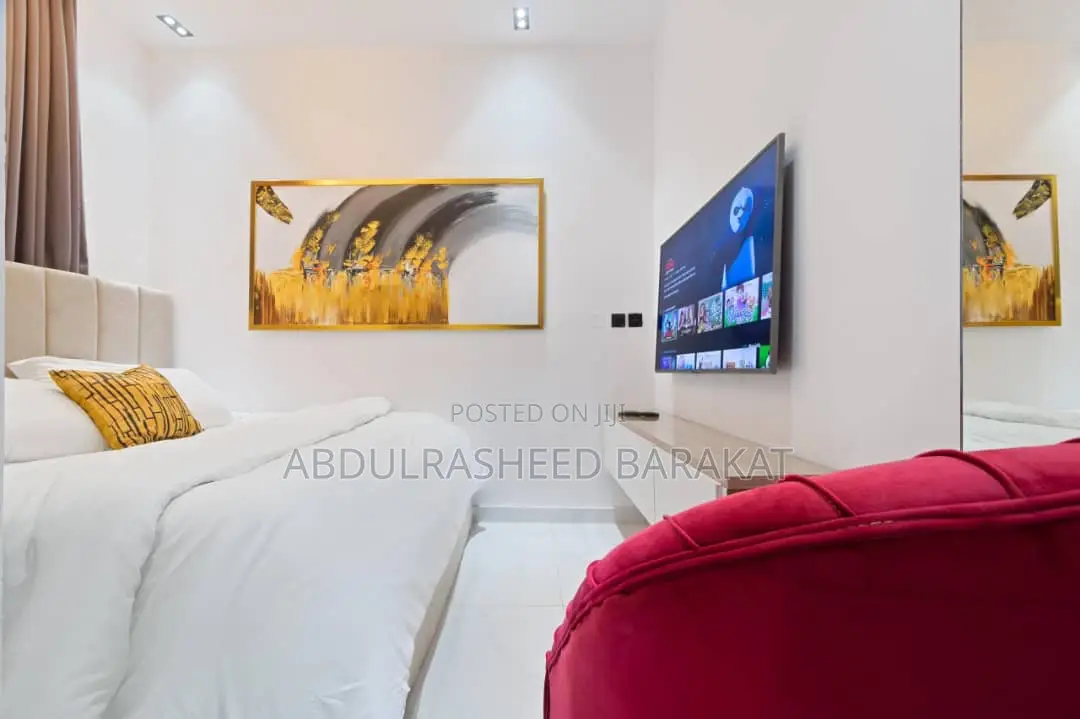 Spacious Studio With Netflix and Lot More