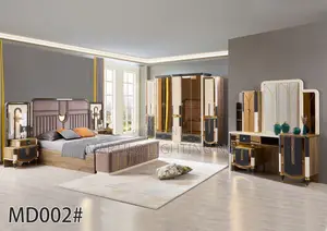 Modern Beautiful Set of Bed