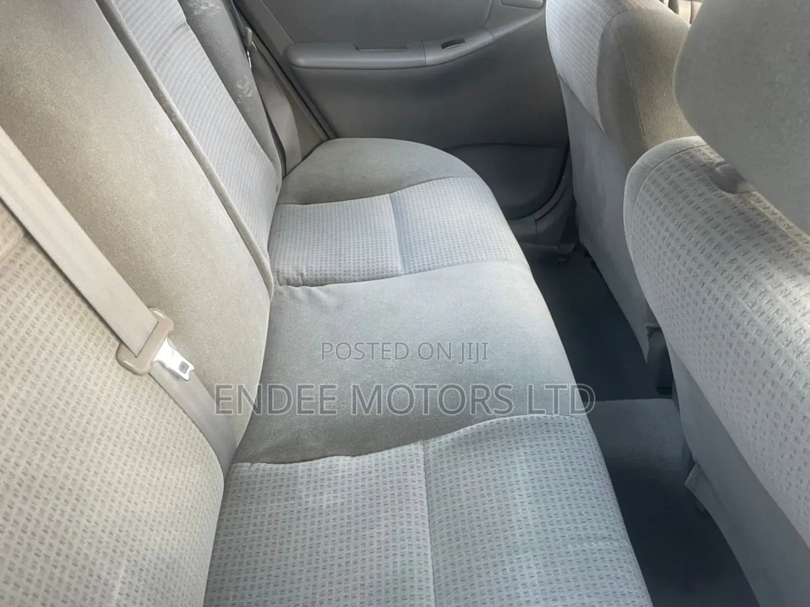 Toyota Corolla LE 2005 Silver
