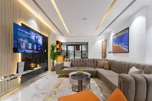 2 Bedroom Apartment With Pool, Gym, Elevator, Air Hockey and Ps5