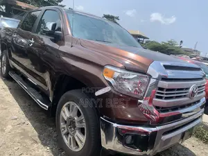 Toyota Tundra 2015 Brown