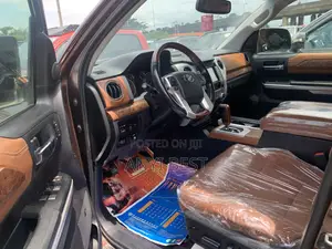Toyota Tundra 2015 Brown