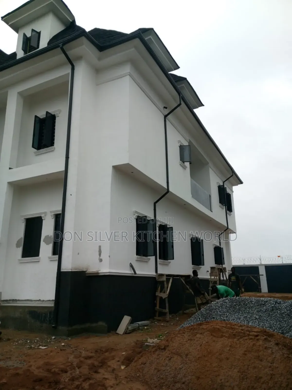 6 Bedroom Duplex