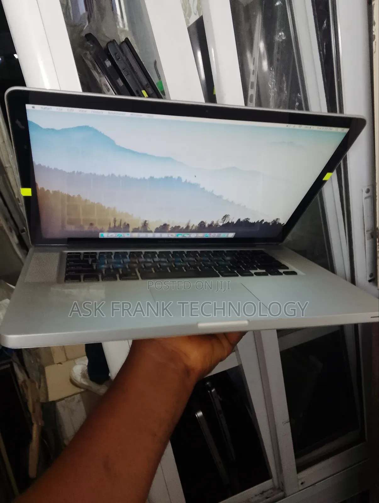 Laptop Apple MacBook 2011 6GB Intel Core 2 Quad HDD 500GB