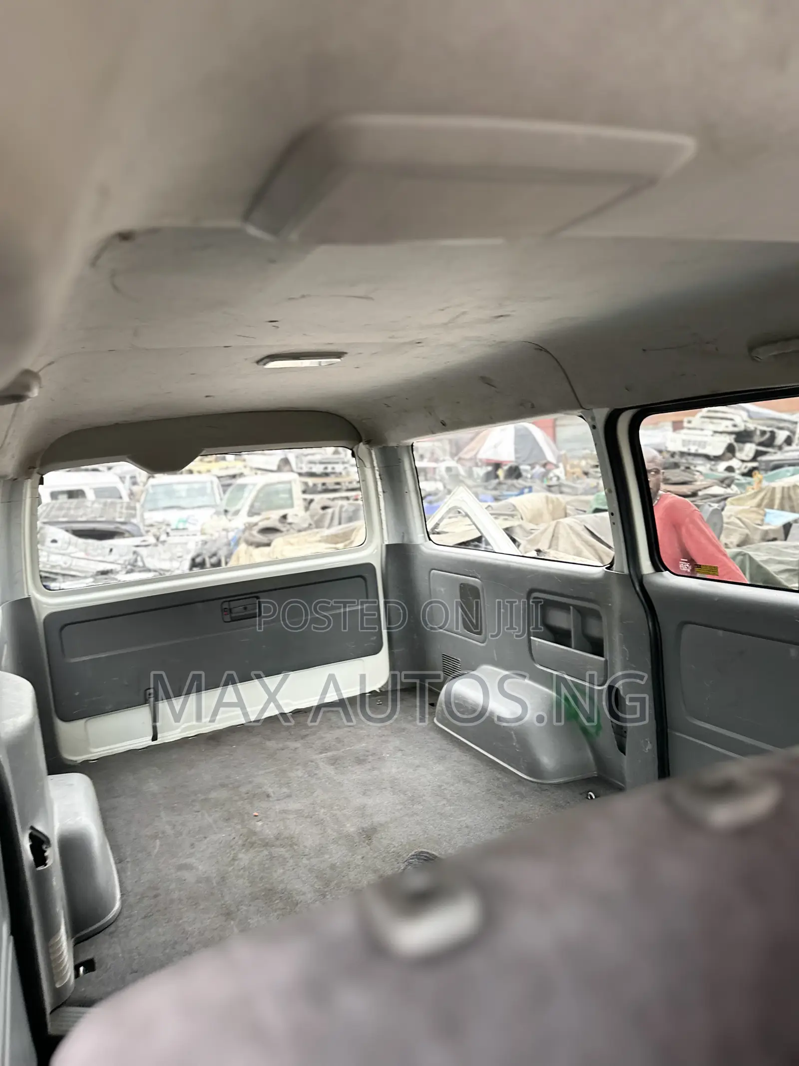 Toyota HiAce 2009 White