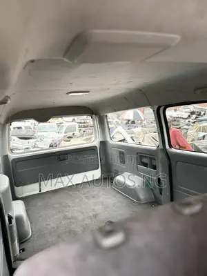 Toyota HiAce 2009 White
