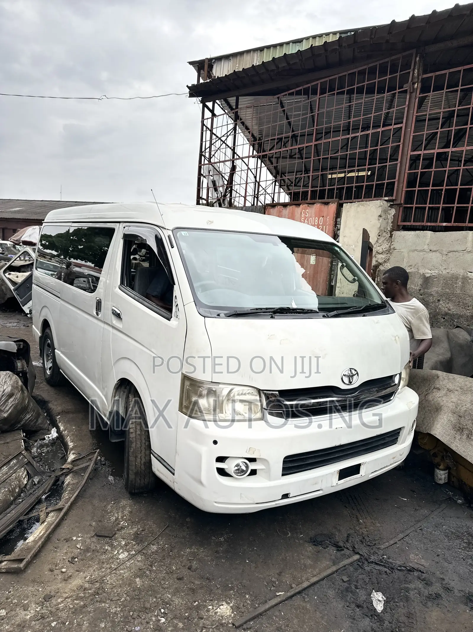 Toyota HiAce 2009 White