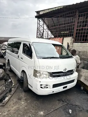 Toyota HiAce 2009 White