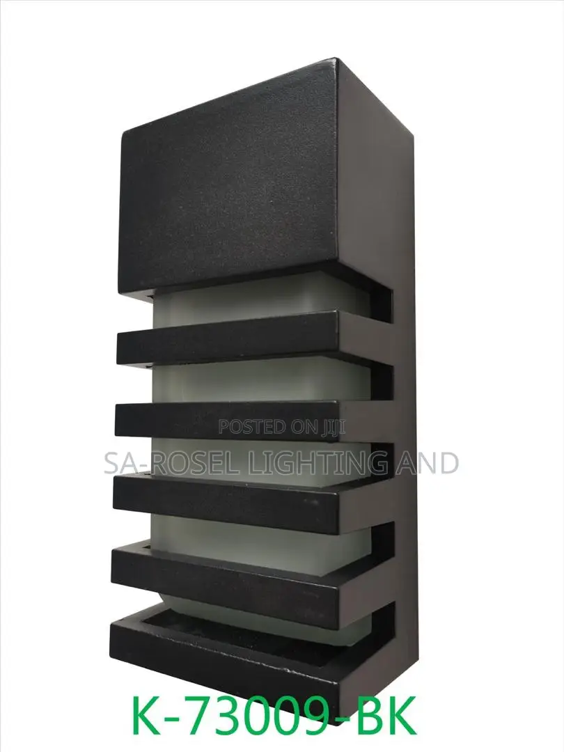 Glass/Cast Bulkhead Outside Security Light Fitting