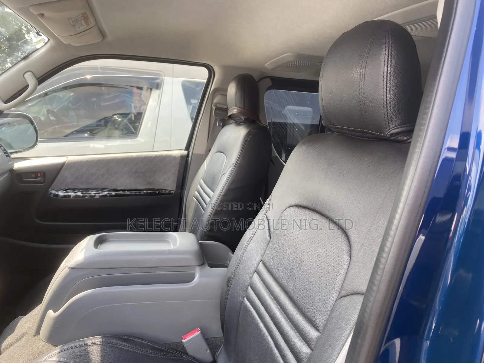 Toyota HiAce 2010 Blue