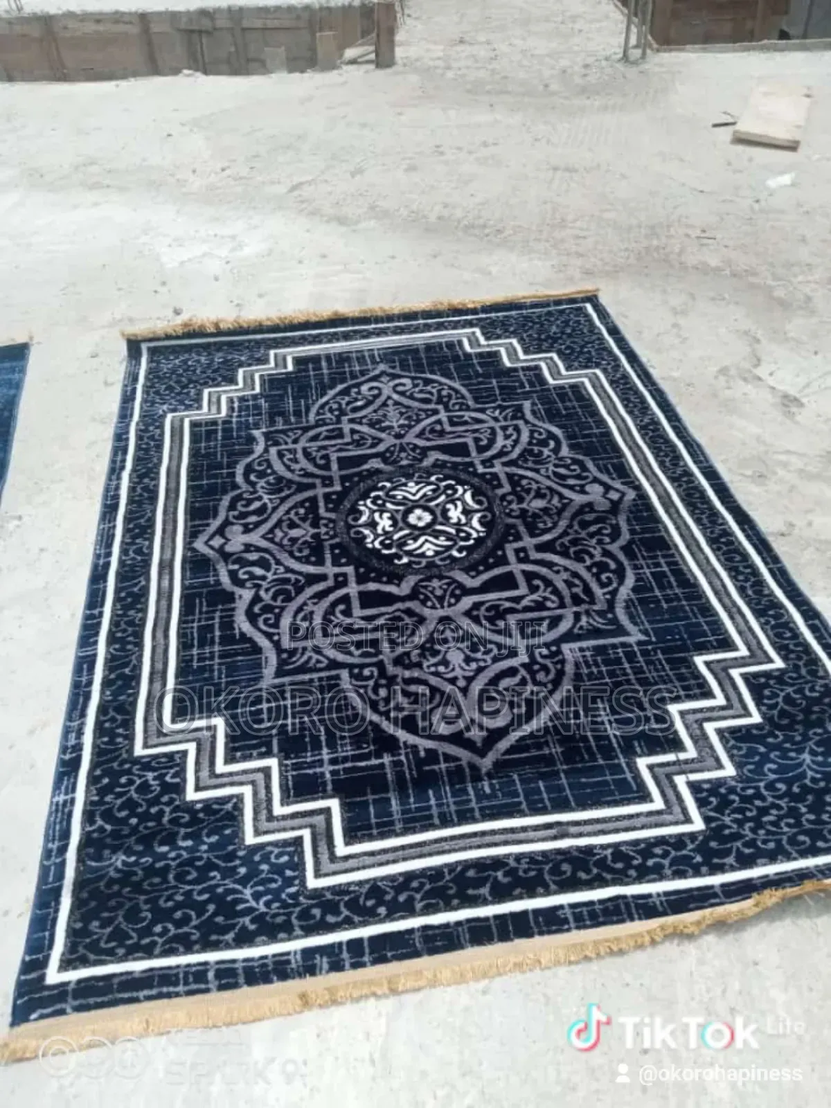 Quality Center Rug 3d