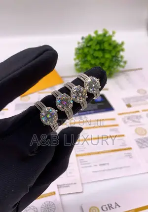 VVS Moissanite Wedding and Engagement Rings in Store 