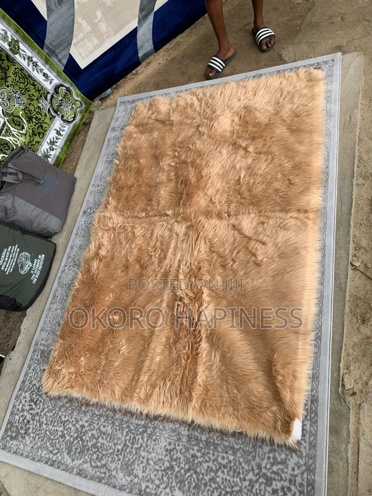 Fluffy Center Rug