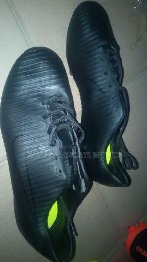 Nike Size 43 Leather Boot