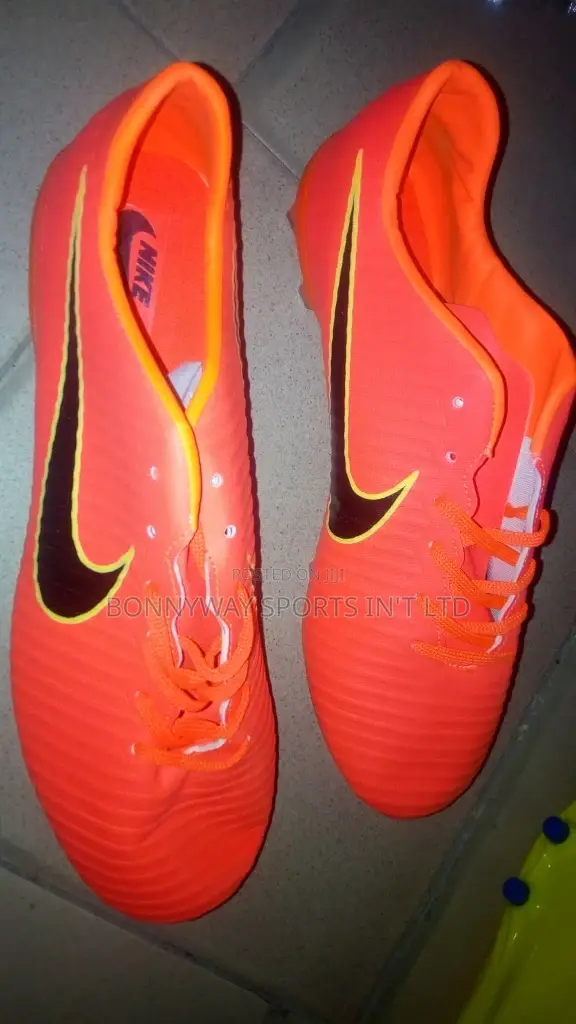 Nike Size 44 Boot