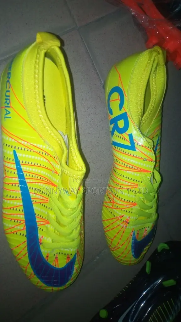 Nike Size 44 CR7 Soccer Boot