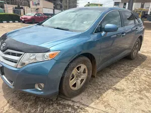 Toyota Venza V6 AWD 2010 Blue