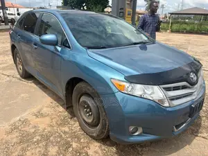 Toyota Venza V6 AWD 2010 Blue