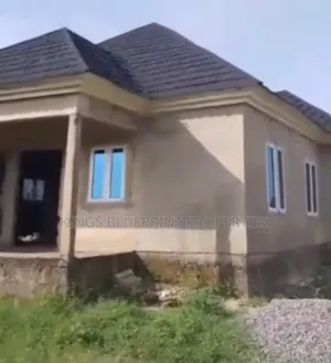 3bdrm Bungalow in Ughoton, Warri for sale