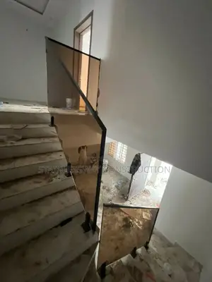 10mm Tinted Glass Work for Staircase