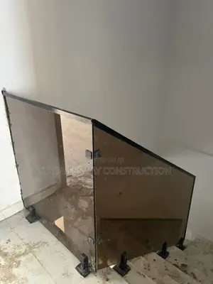 10mm Tinted Glass Work for Staircase