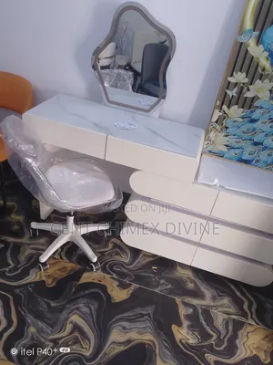 Dressing Mirror With Chair Unique