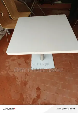 80*80 Wood Top Restaurant Table